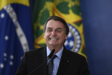 Presidente Jair Bolsonaro anuncia novo Bolsa Família de R$ 300
