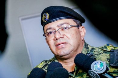 Ex-comandante da Polícia de Picos sofre assalto e tem arma roubada em Teresina