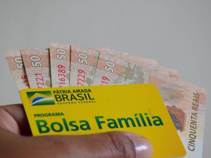 Governo Bolsonaro pode aumentar valor do Bolsa Família para R$ 400,00
