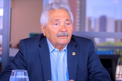 Piauí poderá ter mais um campus da Universidade Federal, diz Elmano Ferrer