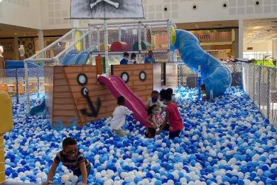 Loja Maçônica Rei Salomão leva crianças para lazer no shopping