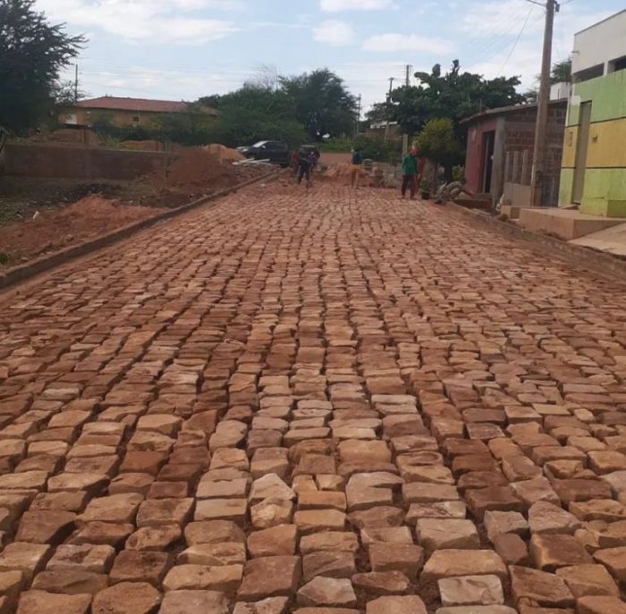 Vereador Chaguinha consegue calçamento para diversas ruas de Picos