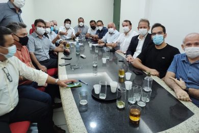 Com presença de Rafael Fonteles, MDB e PSD fecham acordo