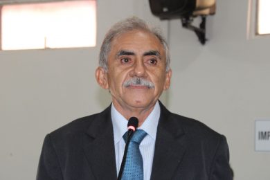 Após posse, vereador Antônio Moura participa de primeira sessão na Câmara de Picos