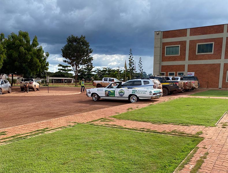 No Piauí, Bolsonaro vai desfilar em carro aberto antes de lançar 5G Agro no Sul do estado