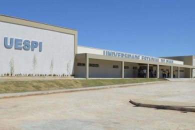 Em Dom Expedito Lopes estudantes têm dificuldades para ir a aulas por falta de auxílio-transporte