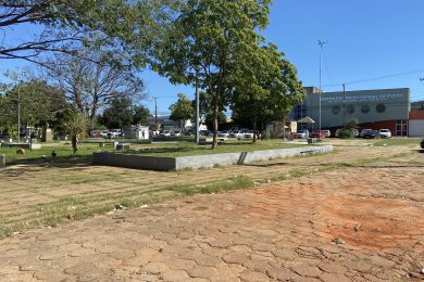 Chaguinha cobra revitalização da praça do Hospital Regional de Picos