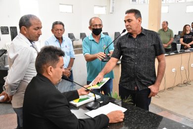 Evandro Patury se afasta e Pedro da Coca toma posse na Câmara de Picos