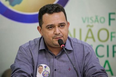 Prefeito Toninho da Caridade é eleito presidente da APPM com 104 votos