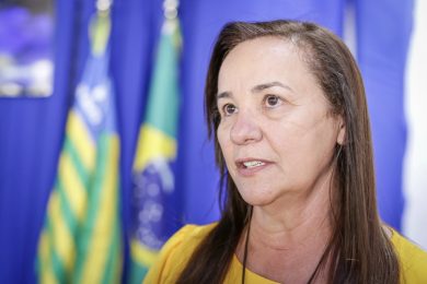 Prefeita aciona polícia após desvio de R$ 500 mil da prefeitura de Santana do Piauí