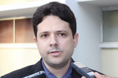 Vereador Eriberto Barros solicita canalização para escoamento das águas na Rua São Benedito