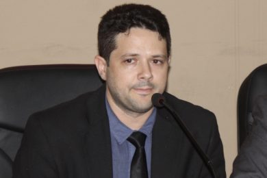 Vereador Eriberto Barros solicita redutores de velocidade na Chapada do Mocambo