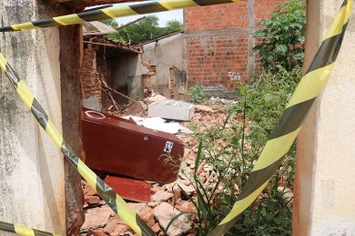 Após desabamento, casa é interditada no Morro da Macambira em Picos