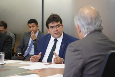 Rafael Fonteles cobra apoio de ministério para conclusão do Porto de Luís Correia