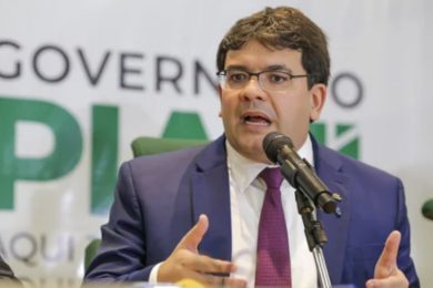 Rafael Fonteles sanciona lei que insere jovens em empregos