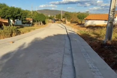 Vereador Chaguinha comemora conclusão de obras de calçamento nas comunidades Carnaíba e Curralinho