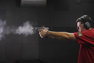 Lula quer fechar clubes de tiro particulares