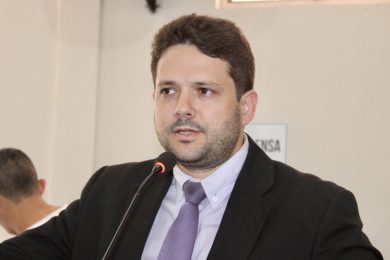 Eriberto Barros cobra explicação sobre paralisação de aulas do maternal em escola do município