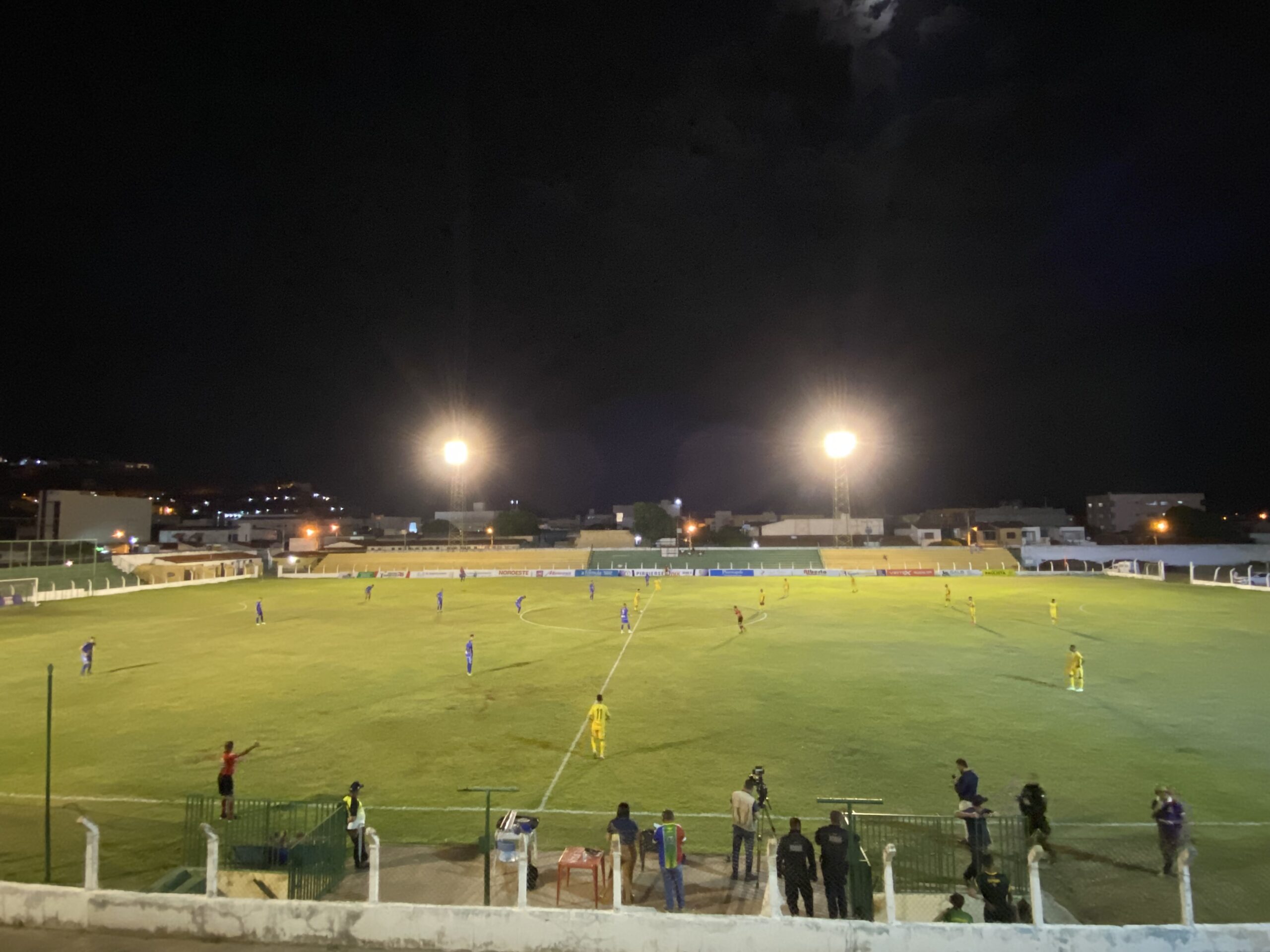 Com portões fechados e sem público, SEP vence Oeirense de virada no Estádio Helvídio Nunes