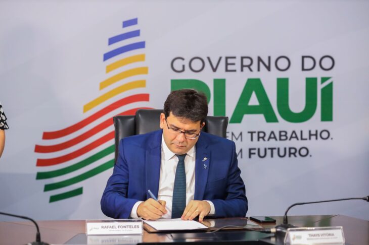 Rafael sanciona lei para pagamento retroativo do piso da enfermagem