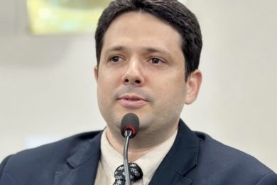 Vereador Eriberto Barros apresenta requerimento para melhorias no abastecimento e escoamento de águas em Picos