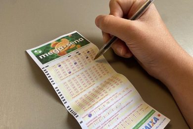 Cinco apostadores vão dividir prêmio da Mega da Virada; veja números sorteados