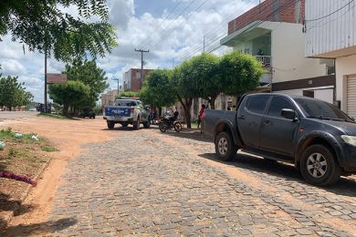 Homem é alvejado com três tiros na cidade de Picos
