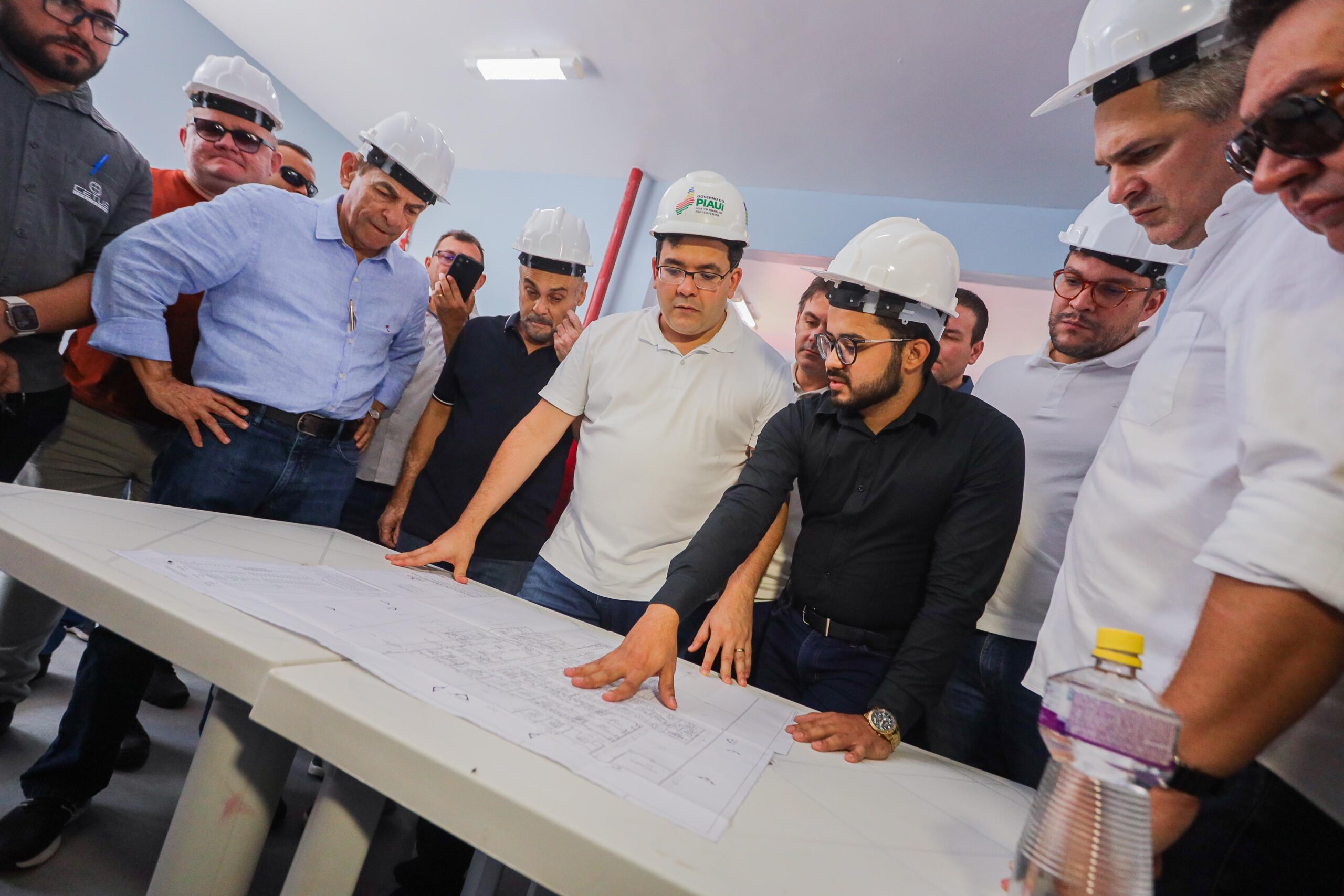 Governador visita obras de reforma da UPA de Picos
