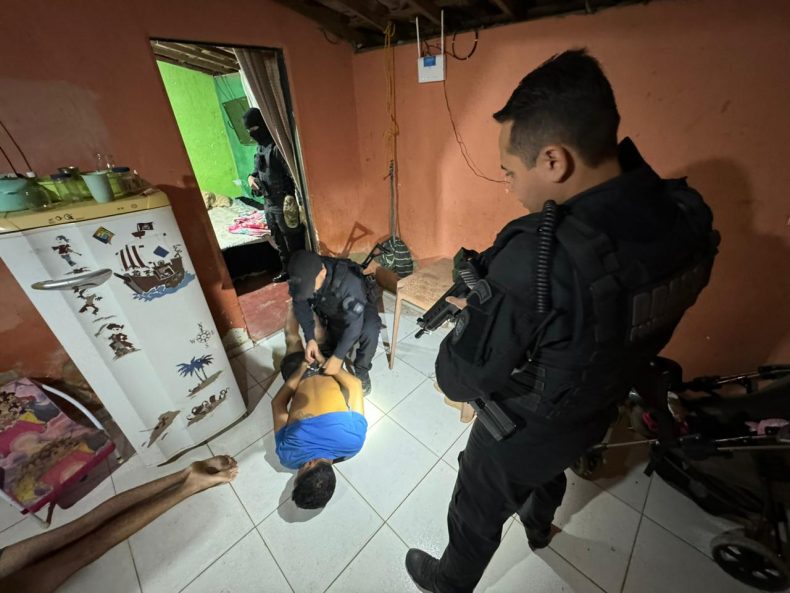 Polícia deflagra operação Draco 117 contra facções criminosas