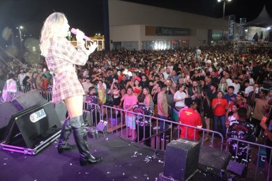 “Picos Cidade Junina”; primeira noite atrai milhares de pessoas para Shows e Festival de Quadrilhas; veja fotos