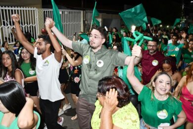 Abimael Lima e Renata Belo inauguram comitê e lideram grande passeata em Dom Expedito Lopes