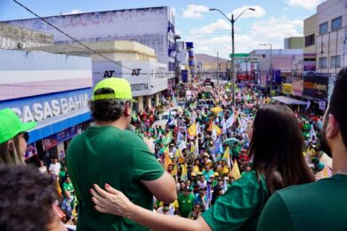 Pablo Santos e Xandú Néri realizam grande caminhada em Picos