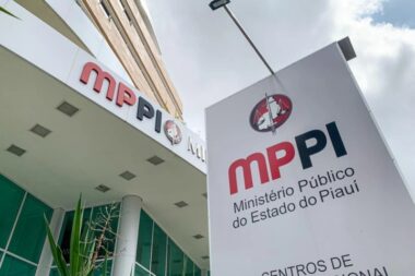 MP denuncia promotor e assessor suspeitos de cobrar propina