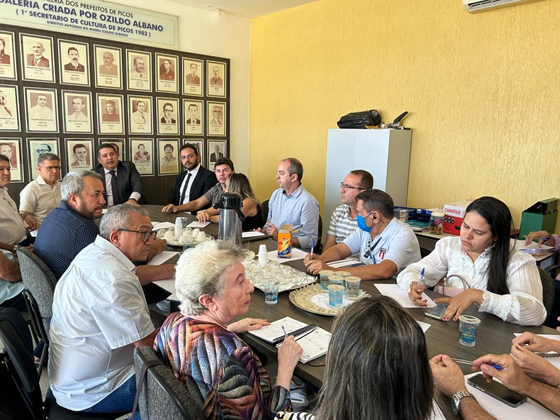 Equipes de transição de Picos realizam primeira reunião