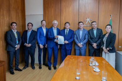 Governador assina contrato de R$ 2,5 bilhões para obras estruturantes no Piauí