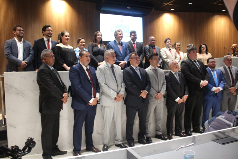 Veja fotos da posse do Prefeito Pablo Santos, vice-prefeita Xandú Neri e vereadores em Picos