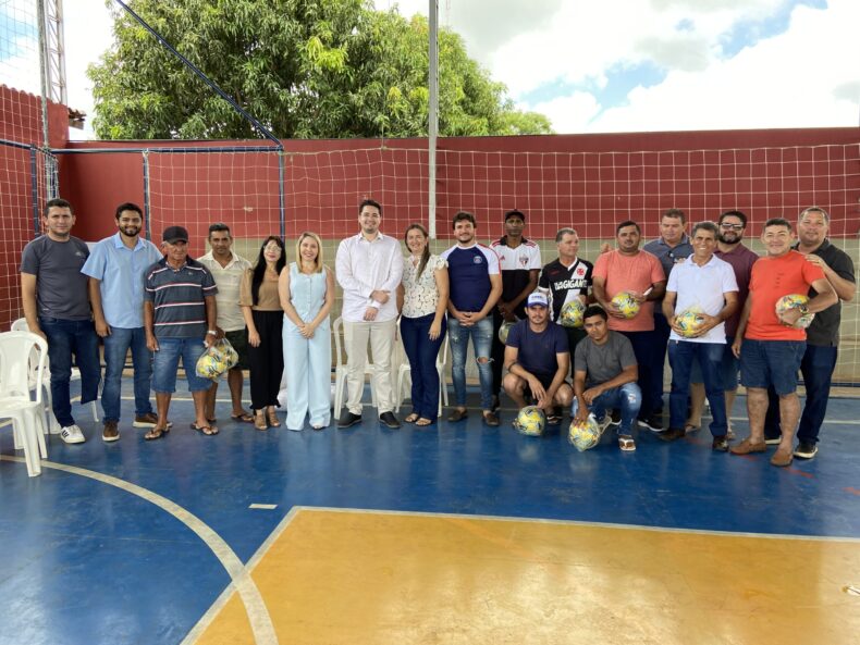Prefeitura de Dom Expedito Lopes reúne representantes esportistas para realizar Campeonato Municipal