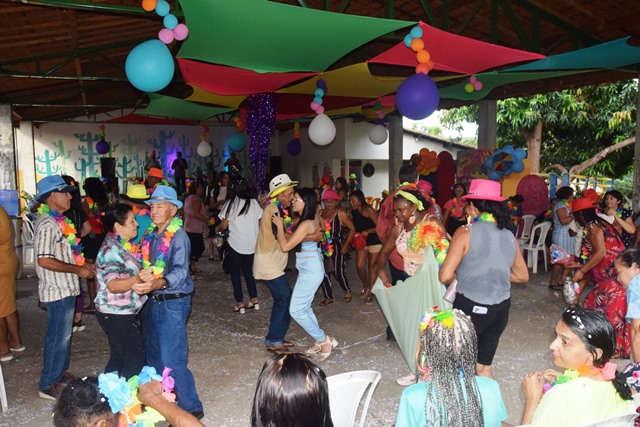 Muita animação marca o “Baile Carnavalesco da Melhor Idade” em Dom Expedito Lopes
