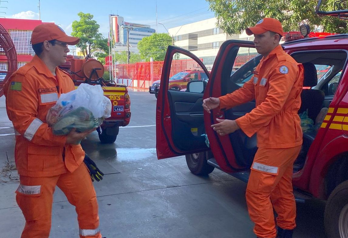 Bombeiros seguem entregando doações para vítimas de enchentes em Picos
