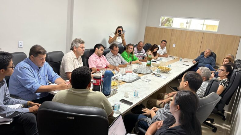 Picos discute fim do multisseriado e implantação do tempo integral na Rede Municipal de Ensino