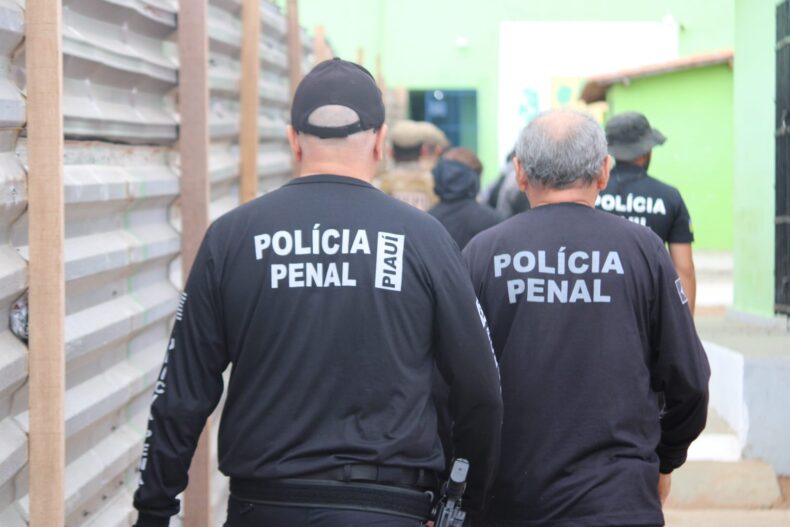 Operação Dominatus 2 fiscaliza penitenciária de Picos