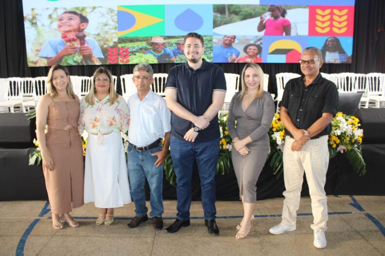 Prefeito Dr. Abimael Lima participa de evento de lançamento do programa ‘Acredita no Primeiro Passo’
