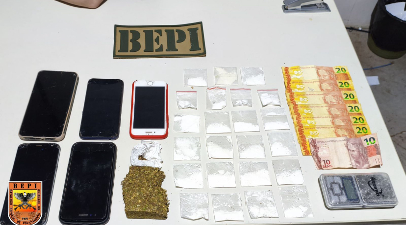 PM desarticula ponto de venda de drogas no bairro Paraibinha em Picos