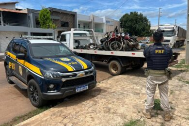 Caminhão é flagrado transportando motos roubadas em Picos