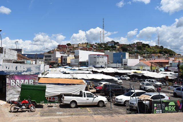 Prefeitura de Picos divulga cronograma para retirada temporária das bancas da Feira Livre
