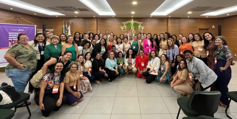 Secretária da Mulher de Aroeiras do Itaim participa de encontro estadual em Teresina