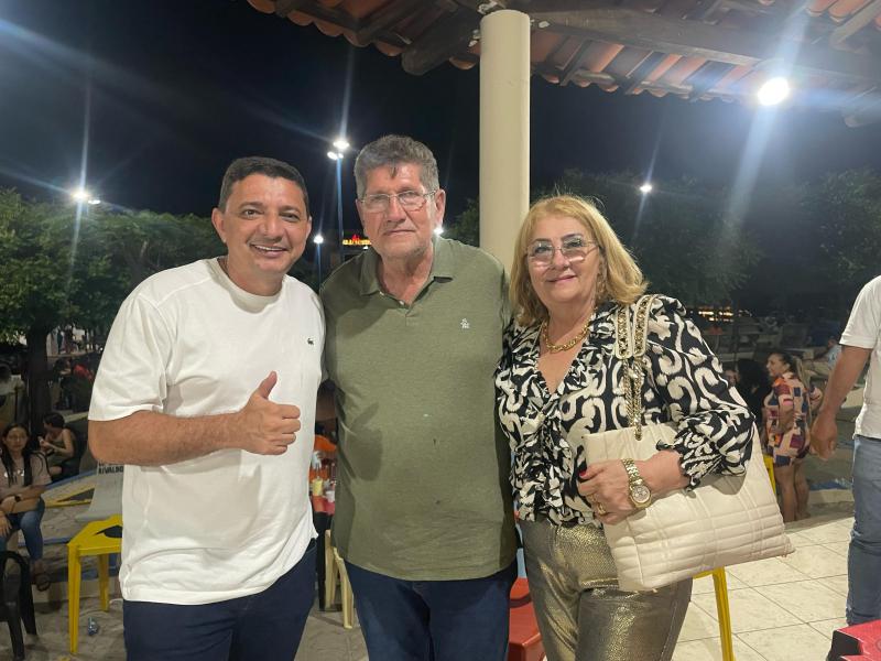 Prefeito Marciano Macedo prestigia final de campeonato municipal em Alagoinha