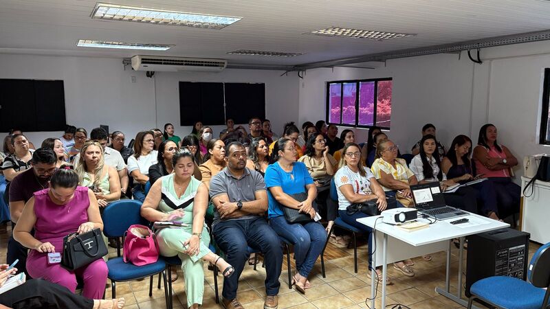 Encontro com gestores escolares discute novas estratégias e instrumentos avaliativos para o ano letivo de 2025