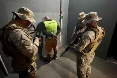 Suspeito de tráfico é flagrado disfarçado de mototaxista em Picos