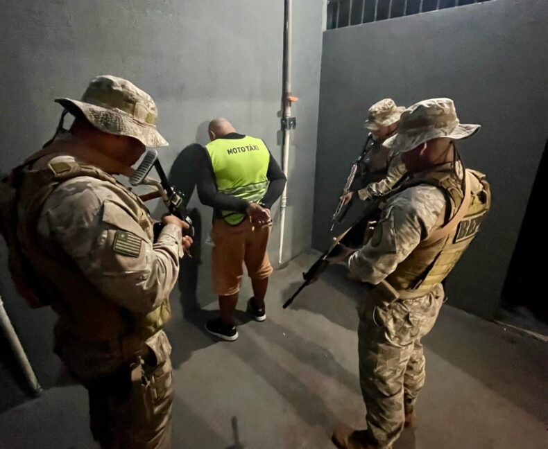 Suspeito de tráfico é flagrado disfarçado de mototaxista em Picos